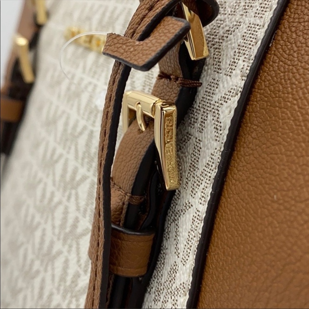 MICHAEL KORS CHARLOTTE LARGE TOP ZIP TOTE VANILLA - Picture 10 of 15